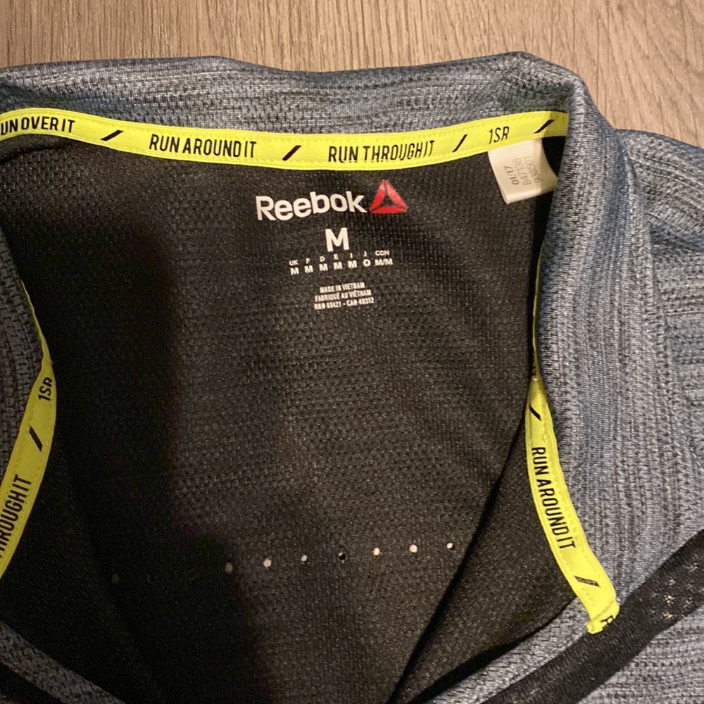 Men’s Reebok Quarter-zip - Picture 3 of 4